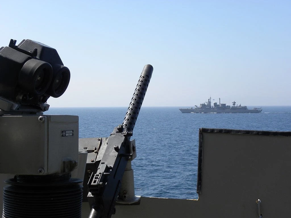 «Ψυχρός πόλεμος»: ΝΑΤΟ σε ΠΝ και ΛΣ: «Να παρακολουθείτε τα ρωσικά σκάφη που πλέουν στο Αιγαίο!»